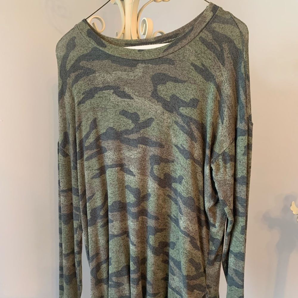 American Eagle Soft & Sexy Plush Camo Long Sleeve Tee